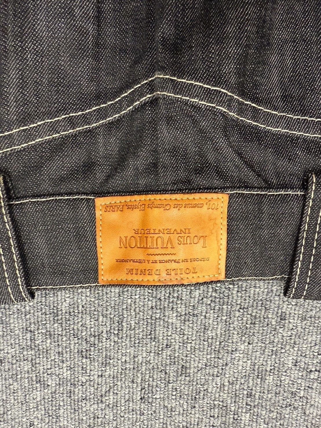 Louis Vuitton スカート　36サイズ　100％シルク　フランス製 Louis Vuitton スカート デニム レディース アパレル サイズ表記