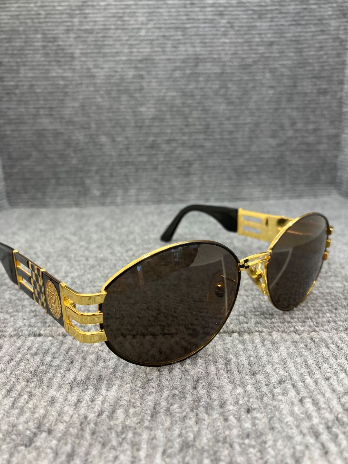 FENDI フェンディサングラス セール 新品未使用 ブラック ケース付き