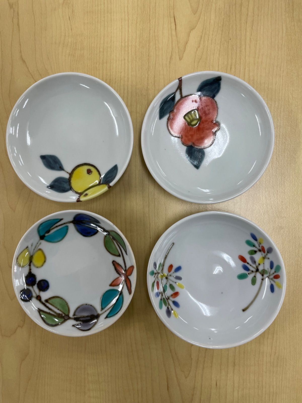 九谷青窯 徳永遊心 色絵花つなぎ皿2枚セット（五寸皿16