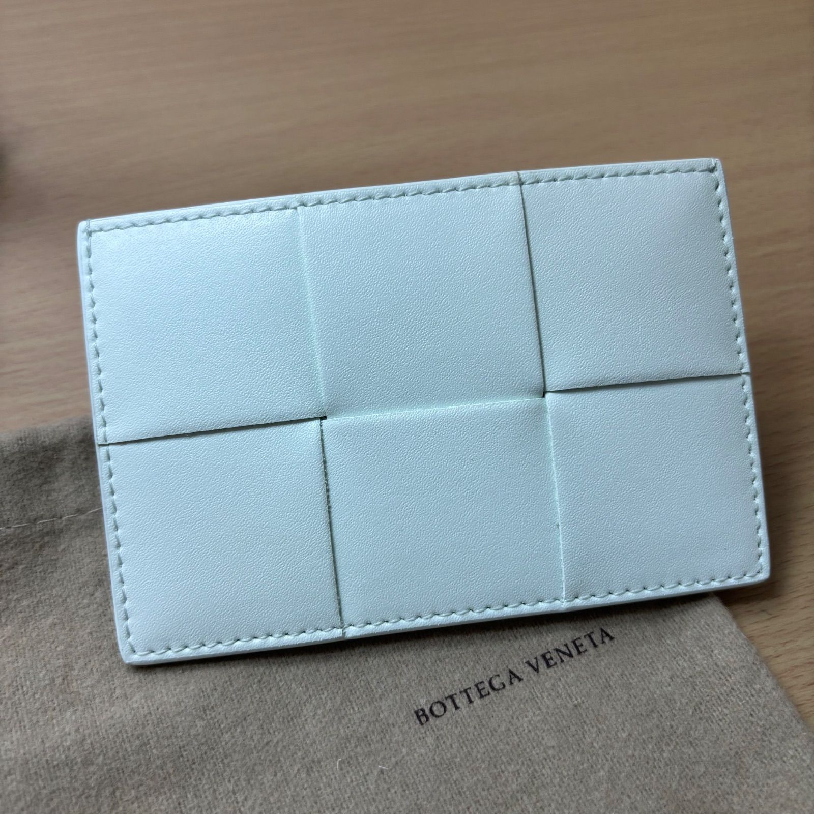 ◎ BOTTEGA VENETA ボッテガヴェネタ カードケース レザー ホワイト 保存袋付き