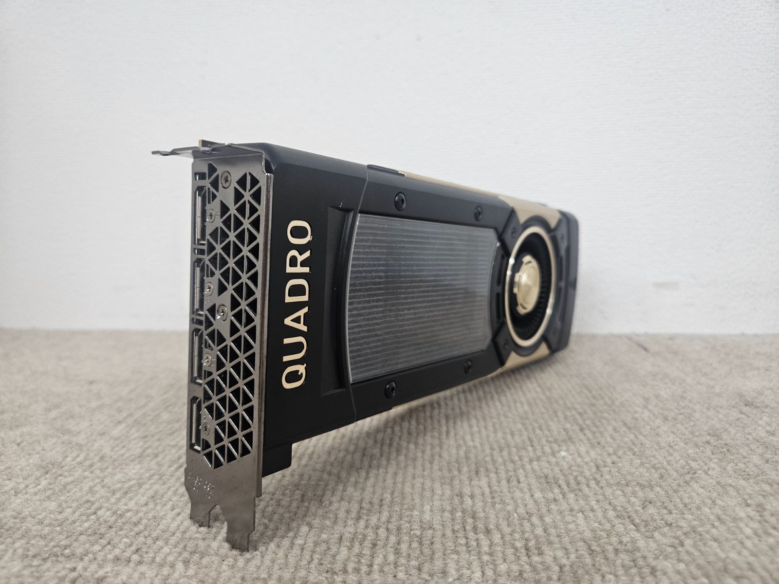 NVIDIA Quadro GV100 32GB HBM2 搭載 グラフィックボード - メルカリ