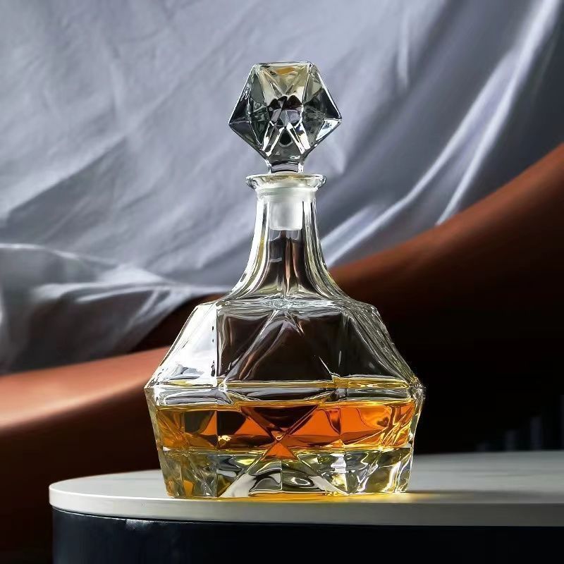 【未開栓】Harrods 21年 ウイスキー クリスタルデキャンタ 箱付 替栓付 未開栓】Harrods 21年 ウイスキー クリスタルデキャンタ 箱付 替栓付