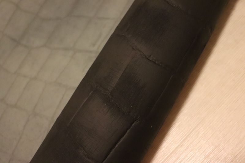 ブラック 130ds ヌメ革 ショルダーレザー 牛革 イタリア レザー クロコ型押し はぎれ 一枚革 レザークラフト 革 皮 本革 diy 生地 材料