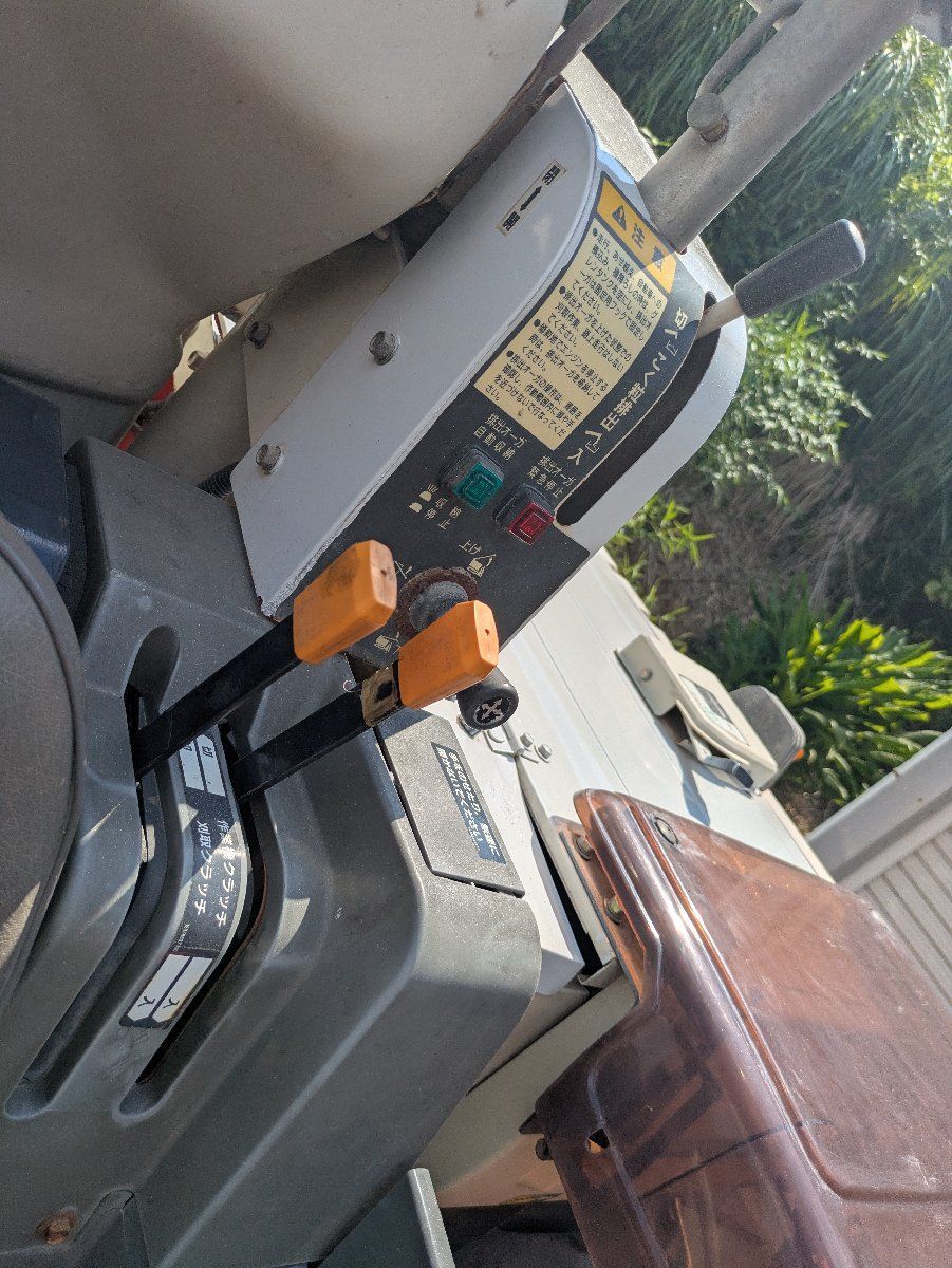 鹿児島発 三菱 2条刈り ディーゼルエンジンコンバインVM6 送料別