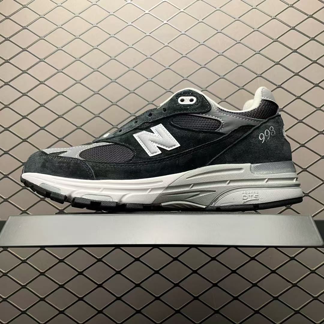 New Balance ニューバランス スニーカー ブラック MR993BK - メルカリ
