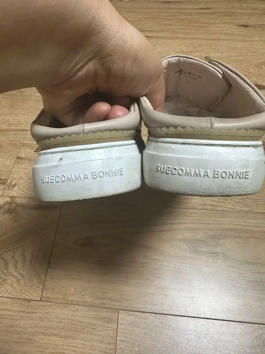 SUECOMMA BONNIE(シューコンマボニー) ミュール 235 ー 240 SUECOMMA BONNIE(シューコンマボニー) ミュール 235 ー 240
