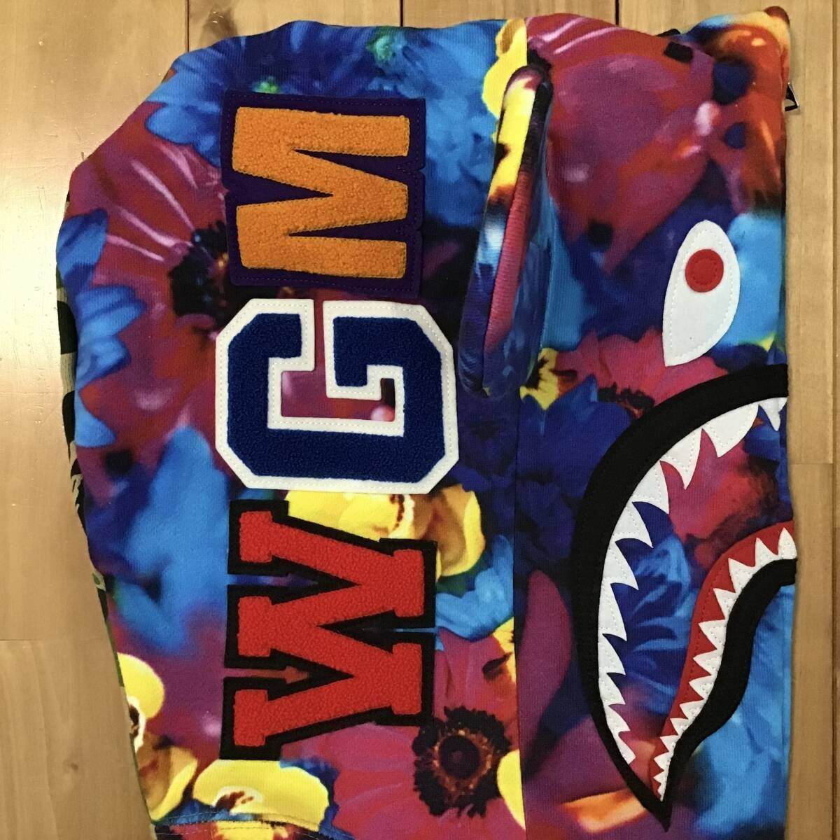 ☆新品 Mika Ninagawa BE@R シャーク パーカー Lサイズ shark ☆新品 Mika Ninagawa BE@R シャーク パーカー Lサイズ shark
