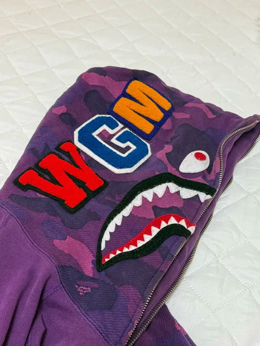 A BATHING APE シャークパーカー　Lサイズ　紫 A BATHING APE シャークパーカー Lサイズ 紫 ☆2XL☆ Purple × Purple