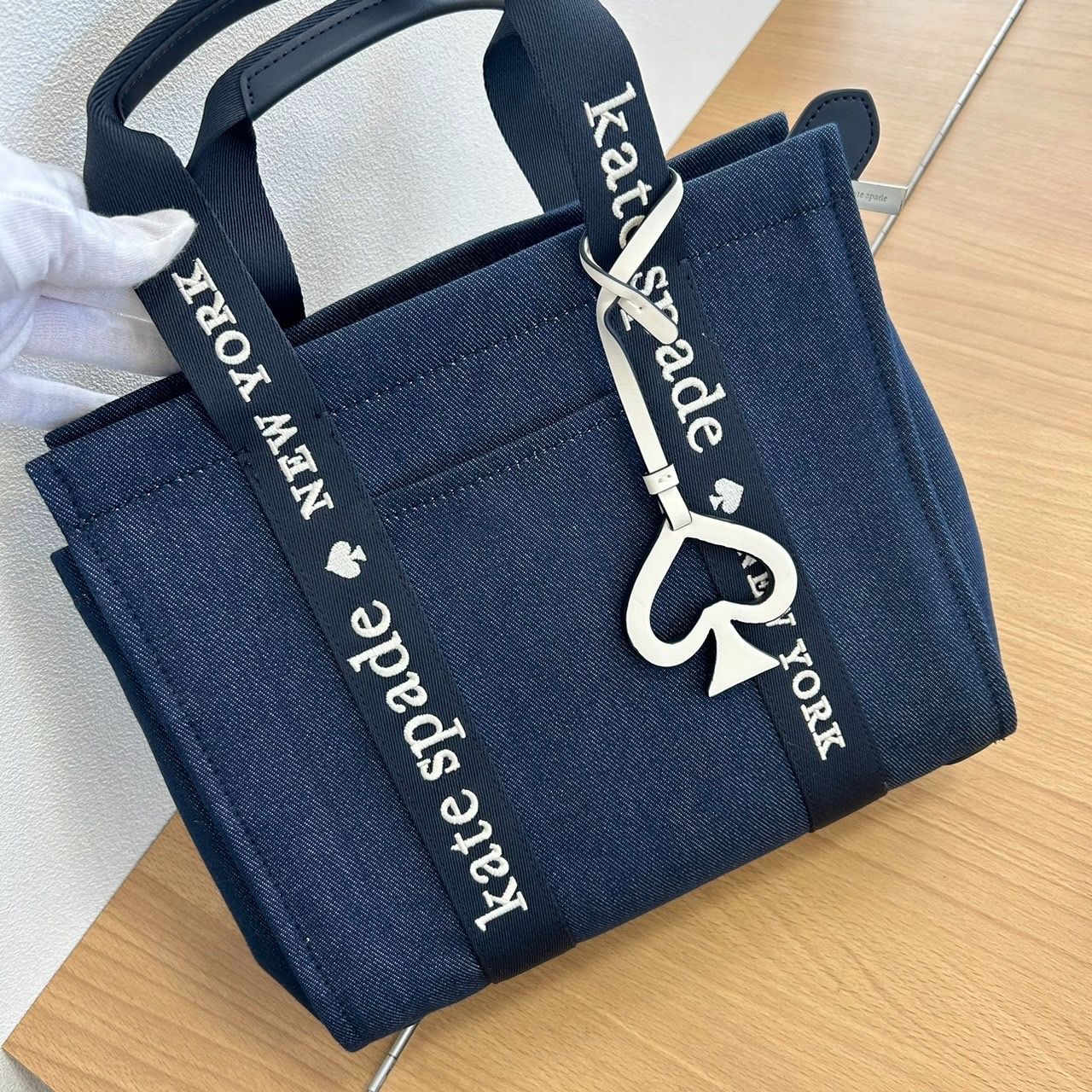 タグ付き】ケイトスペード Kate spade プレンティ デニム スモール トート 2way ショルダー ハンドバッグ KGIDA244775536  - メルカリ