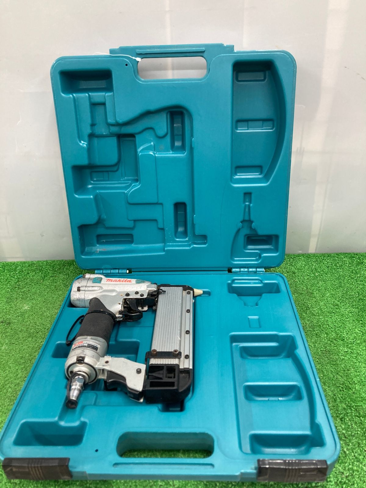 品】【0922】☆makita(マキタ) 35㎜常圧内装用ピンタッカ AF351