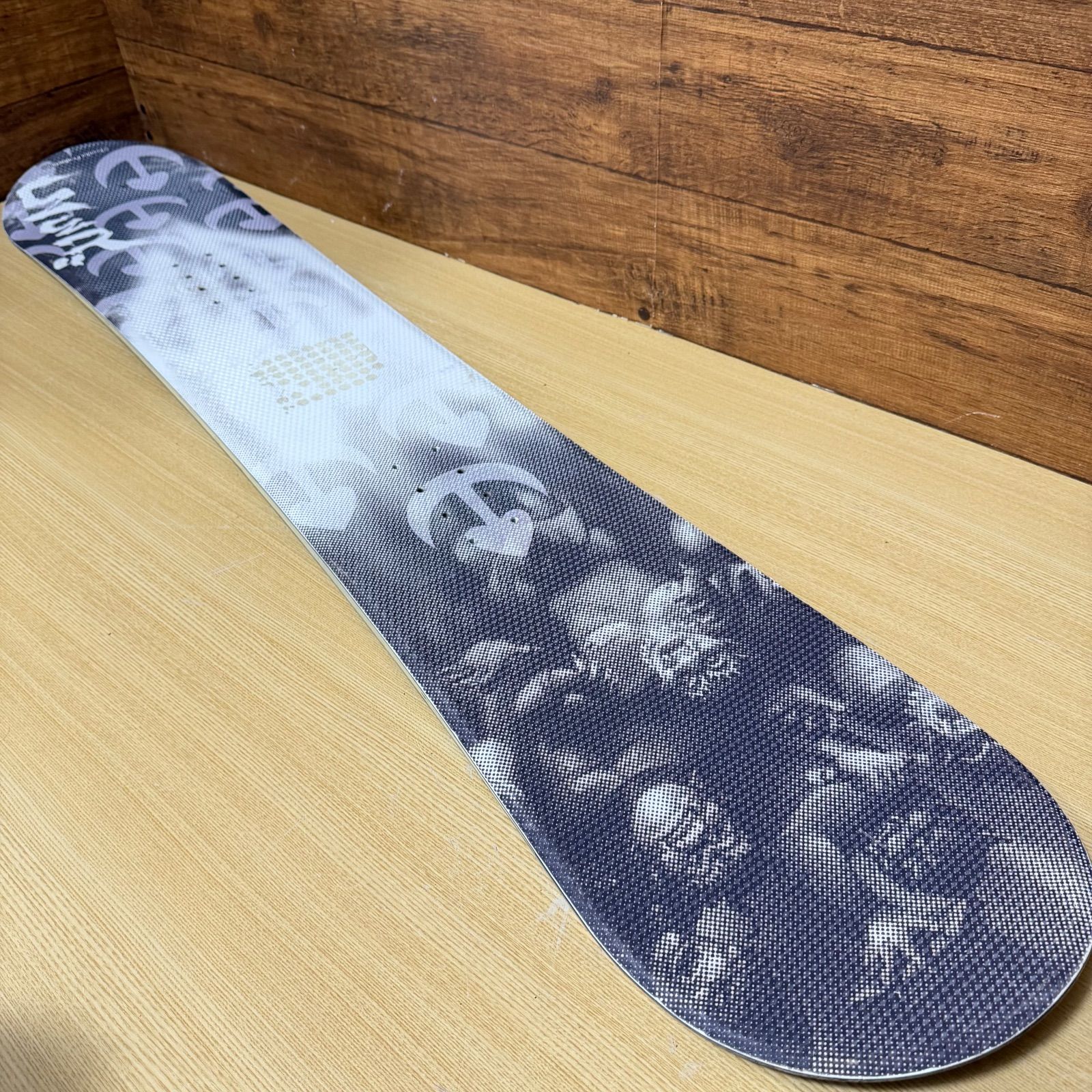 手塚治虫『どろろ』スノーボード　限定デザイン　スノーボード　コラボ　153cm 大人気 サロモン SEQUENCE × キスマーク リアル スノーボード 初心者