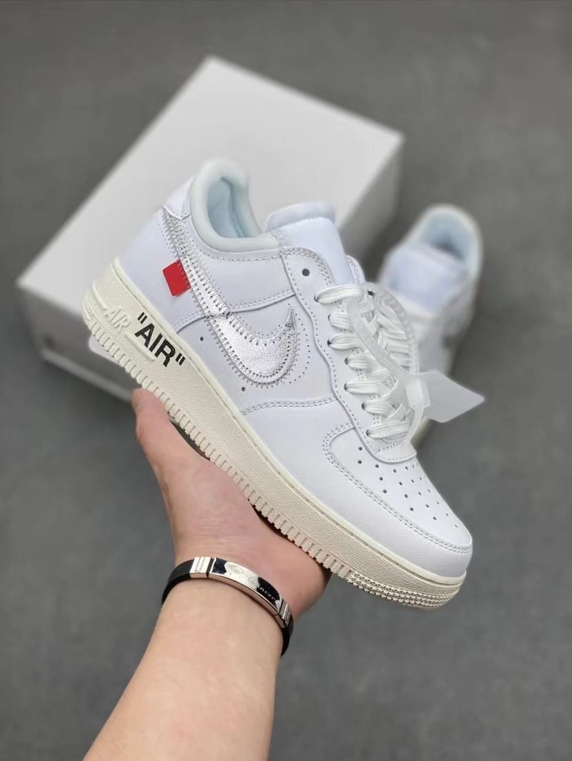 新品 ナイキ スニーカー OFF-White x Nike Air Force 1  AO4297-100