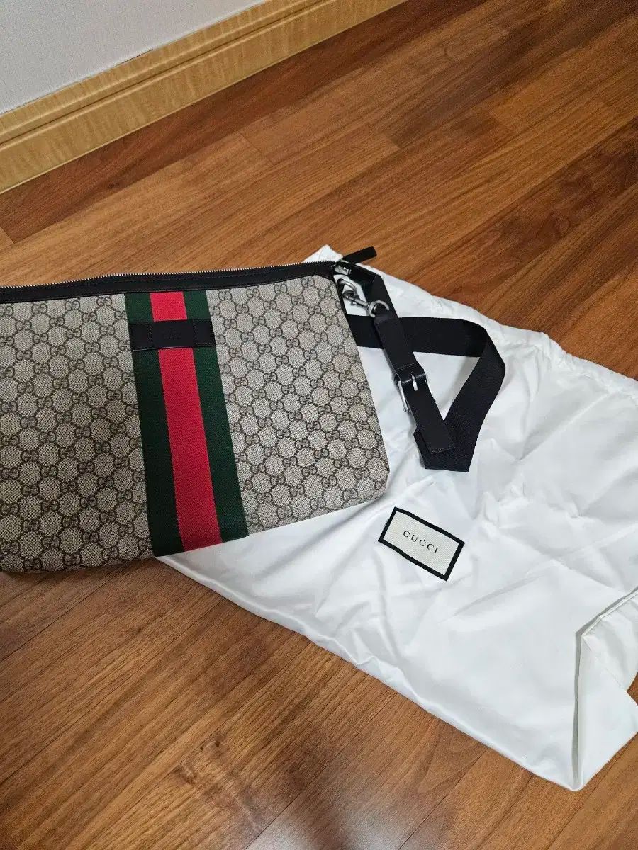 GUCCI