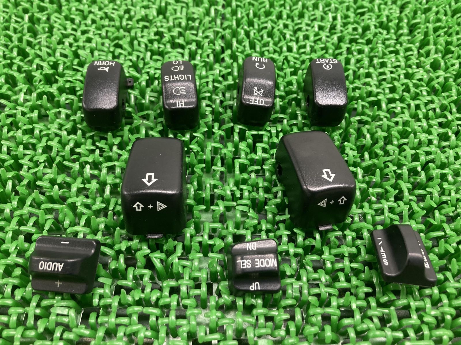 FLHRC1580 ハンドルスイッチ 左右 ハーレー 純正  バイク 部品 ツーリング ロードキングクラシック スイッチカップス 綺麗 良品 車検 Genuine:22311844