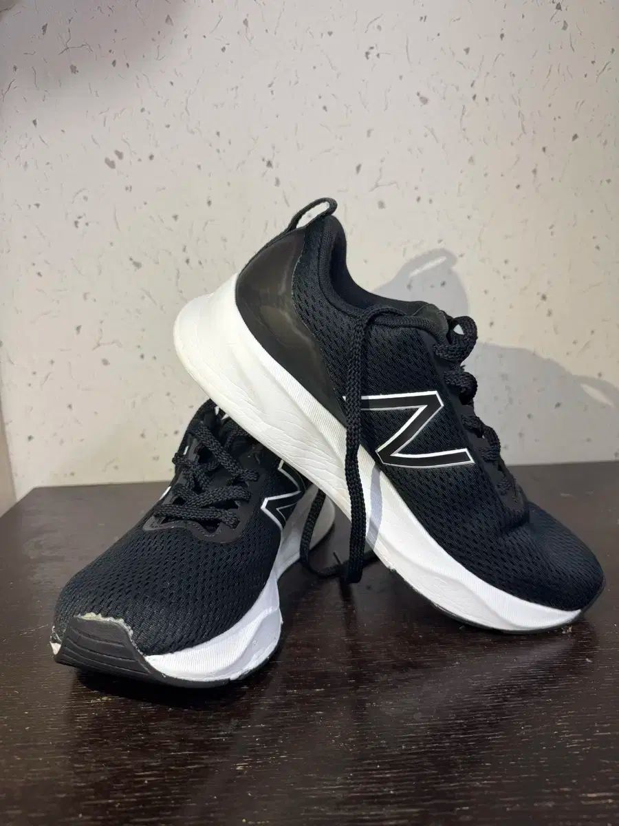 New Balance ニューバランス ランニングシューズ 黒 275 mm