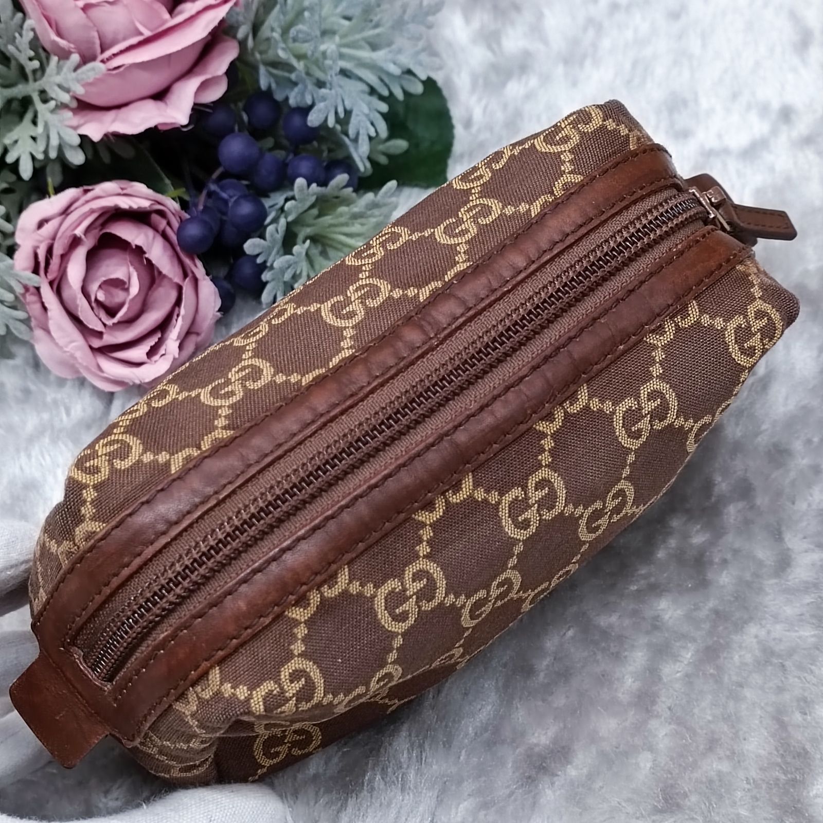 GUCCI 》 グッチ ポーチ GGキャンバス 039・1118 メイクポーチ