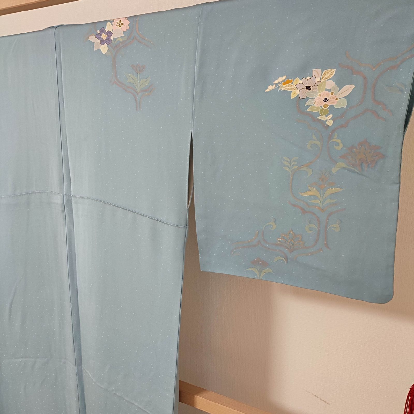 付下げ 正絹 袷 ブルー系色に四季花柄 ほ30E01 - メルカリ