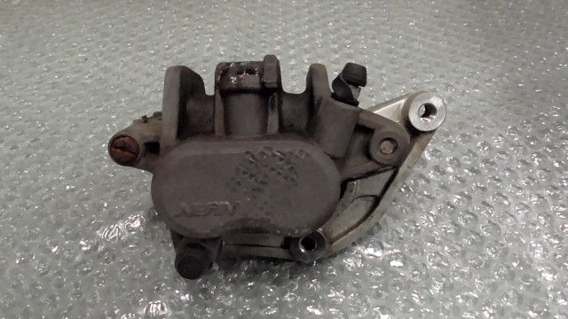 CB400 SUPER FOUR NC31-1027xxx の キャリパー 右 1761007113