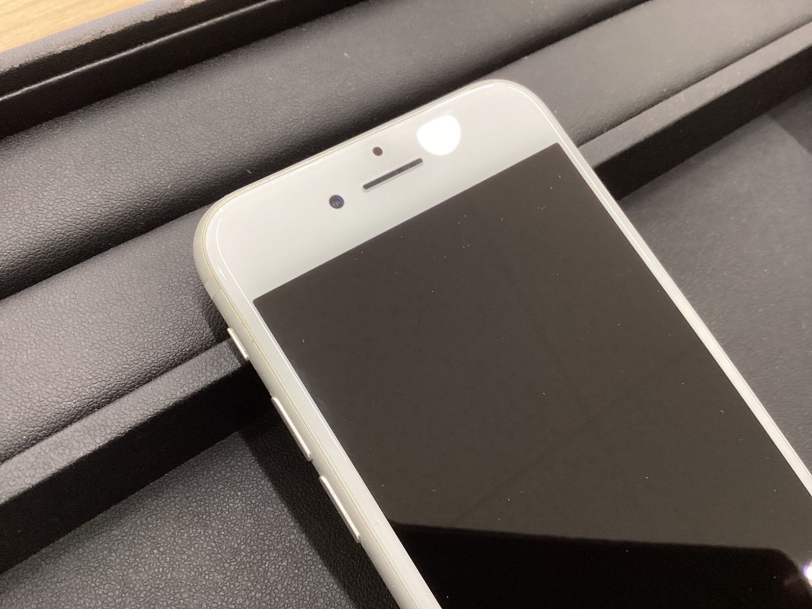 Apple - iPhone7本体と箱  初期化 動作確認OK iPhoneについて質問です。iPhone7です。昔のiPho - Yahoo!知恵袋