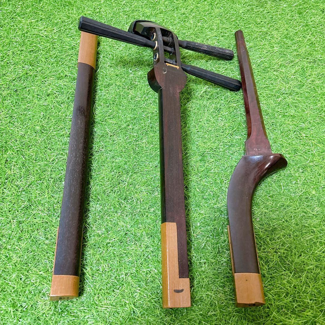 現状品　胴ヤブレあり　K18刻印　三味線　綾杉胴　三ツ折　弦楽器　和楽器 現状品 胴ヤブレあり K18刻印 三味線 綾杉胴 三ツ折 弦楽器 和