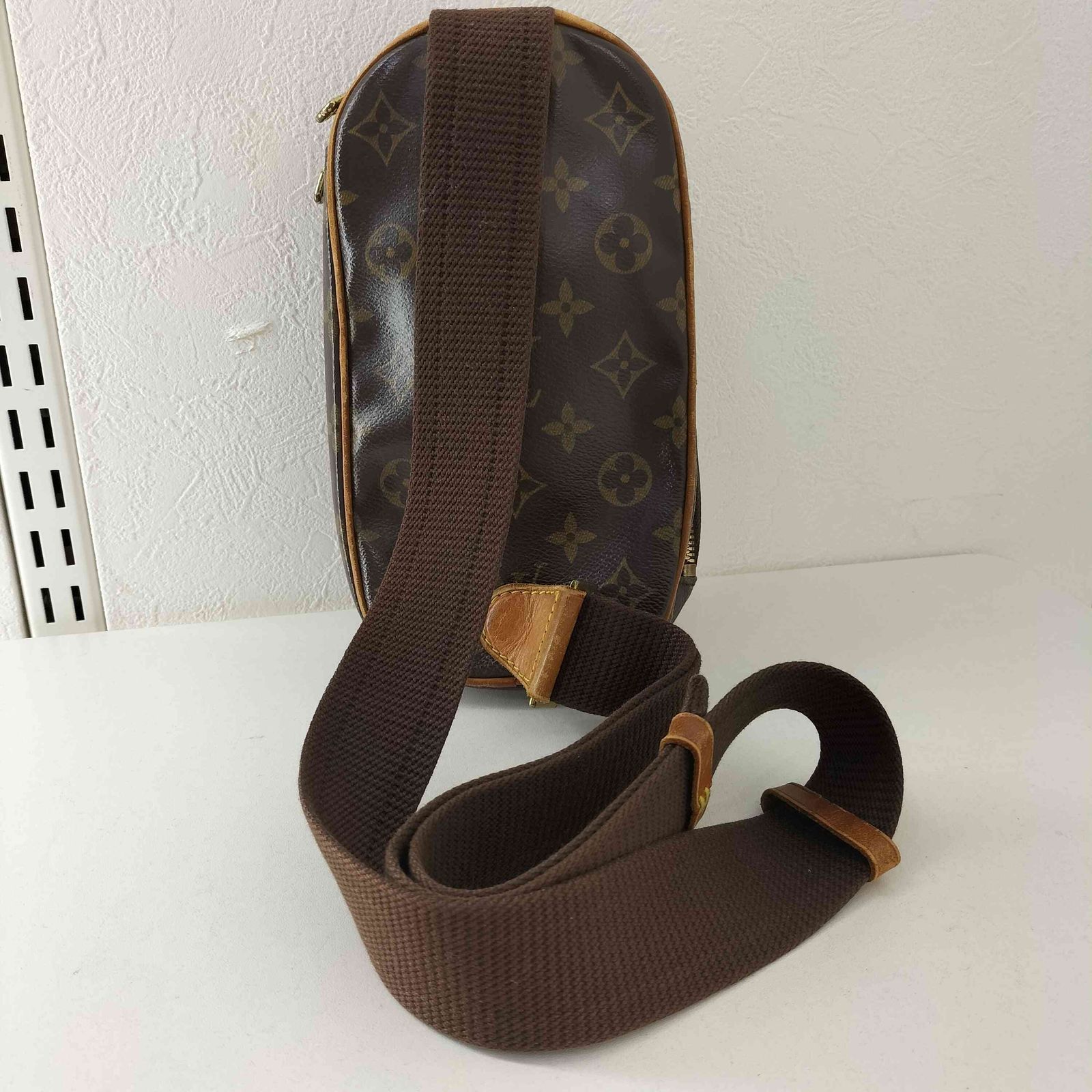ルイヴィトン LOUIS VUITTON モノグラム ポシェットガンジュ ボディ