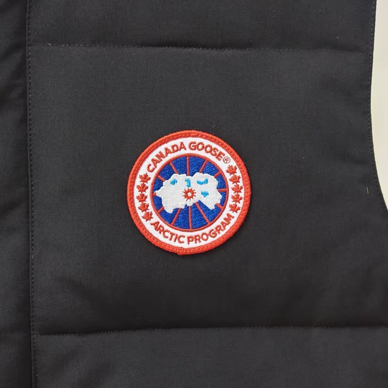 CANADA GOOSE カナダグース ダウンベスト｜本日限定特価｜新品未
