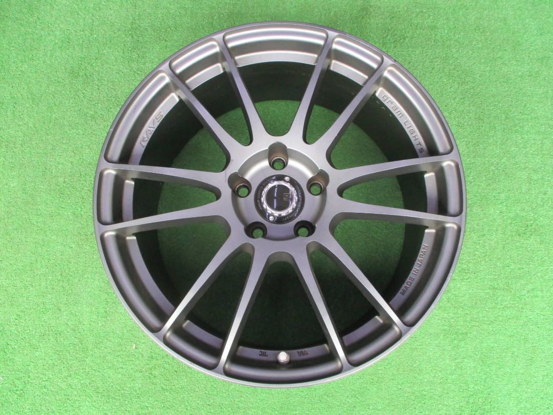 レイズ グラムライツ 57エクストリーム 8.5J-18 5H1114.3 33 ランエボ7〜10などに 各車種ビックキャリパーOK お探しの方是非いかがですか