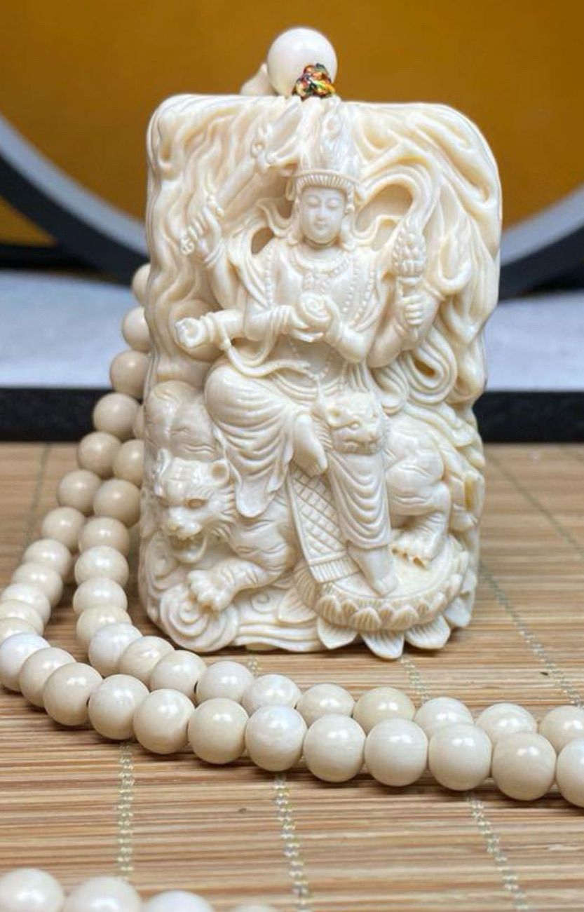 天然マンモス牙美しい手作り彫刻 虚空蔵菩薩 ネックレス - メルカリ