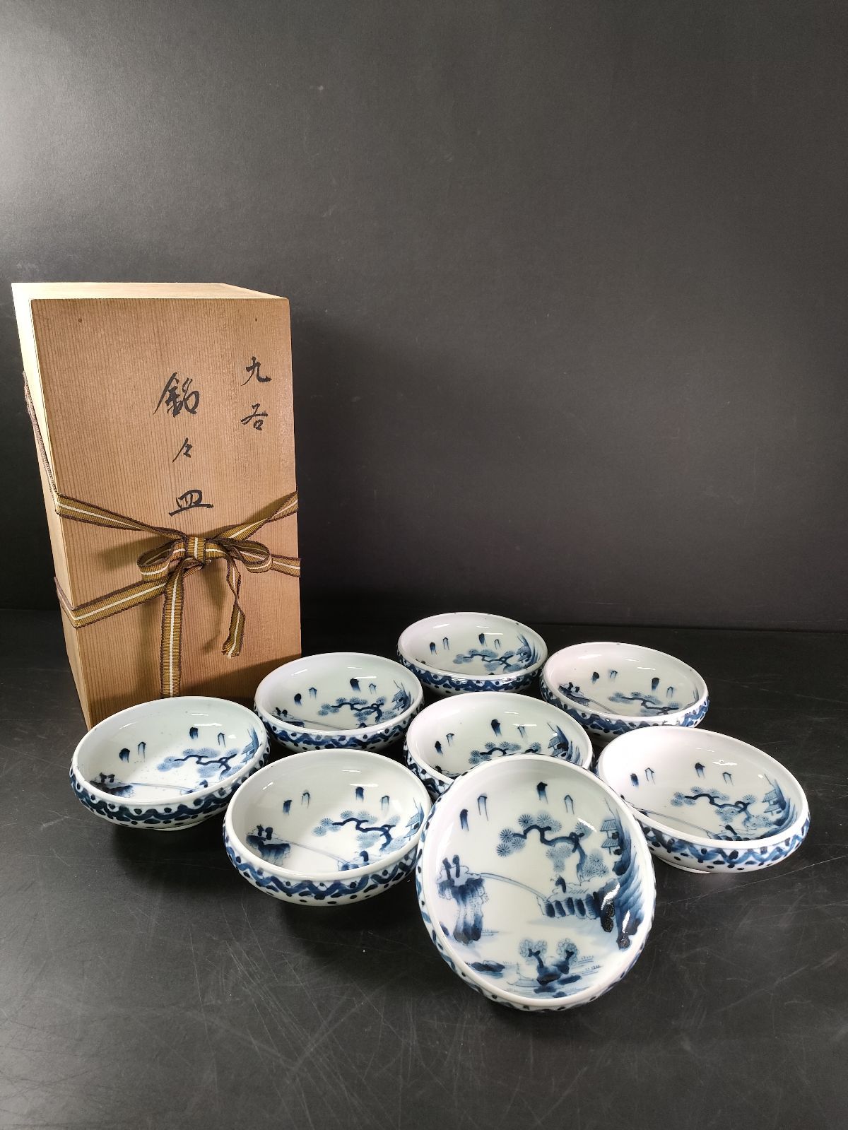 F2-03|九谷焼|角福|染付山水人物風景文銘々皿8客|銘々皿|小鉢|小皿|向付|懐石料理|懐石道具