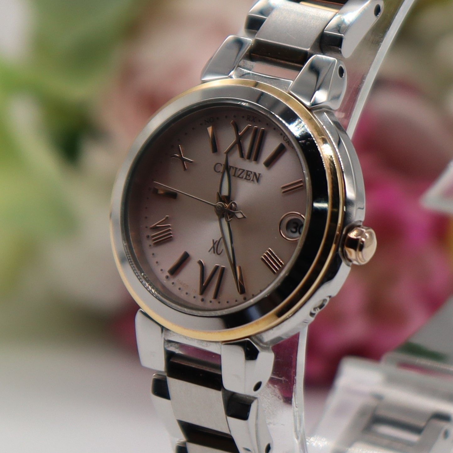極美品【稼働品】CITIZEN　シチズンXC　H058ピンク　シルバー　ソーラー クロスシー | シチズンウオッチ オフィシャルサイト ［CITIZEN