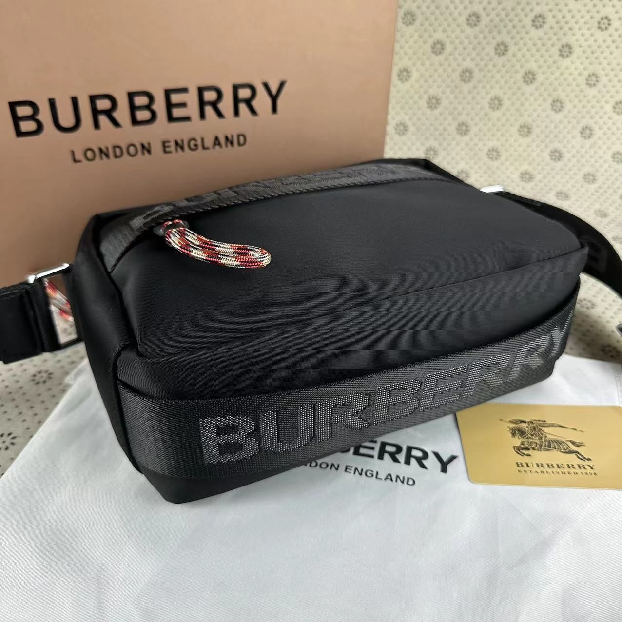 極美品】BURBERRY バーバリー ショルダーバッグ - メルカリ