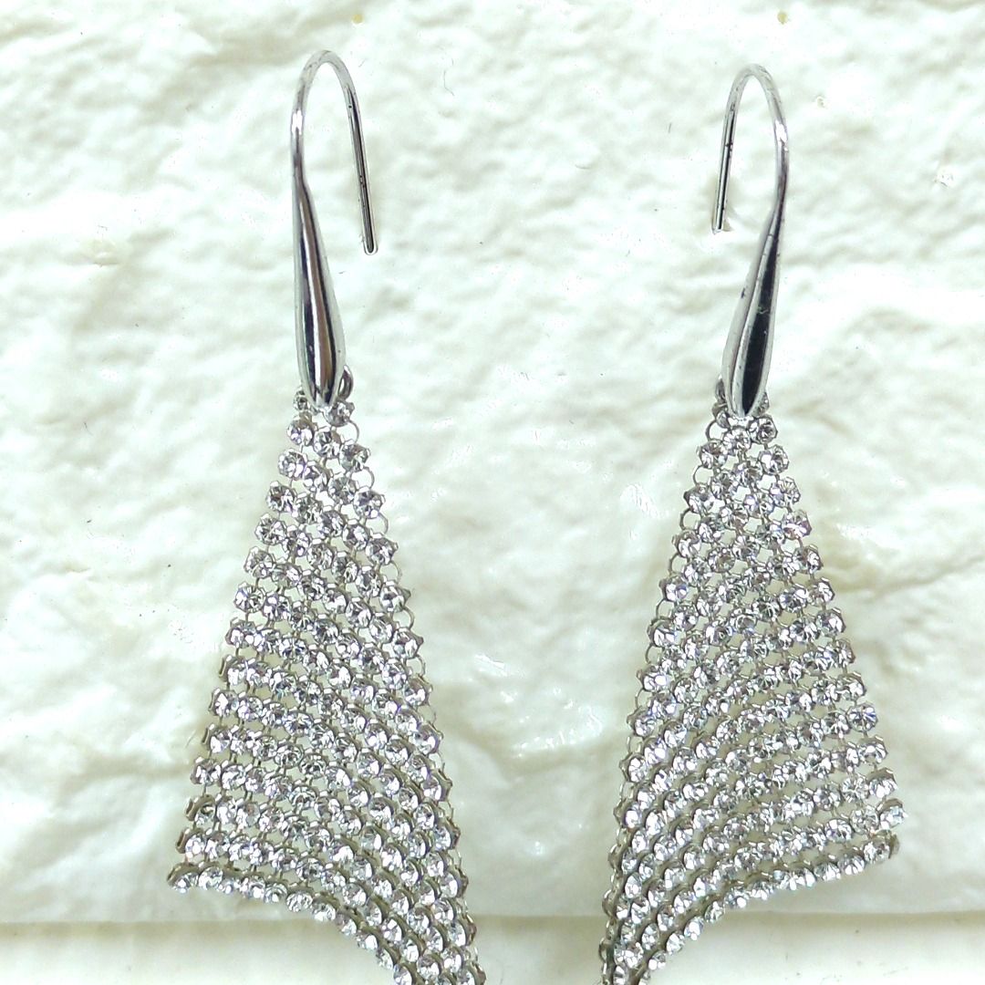 Swarovski クリスタルブルー フックピアス 水滴 ティアドロップ フックピアス スワロフスキークリスタル