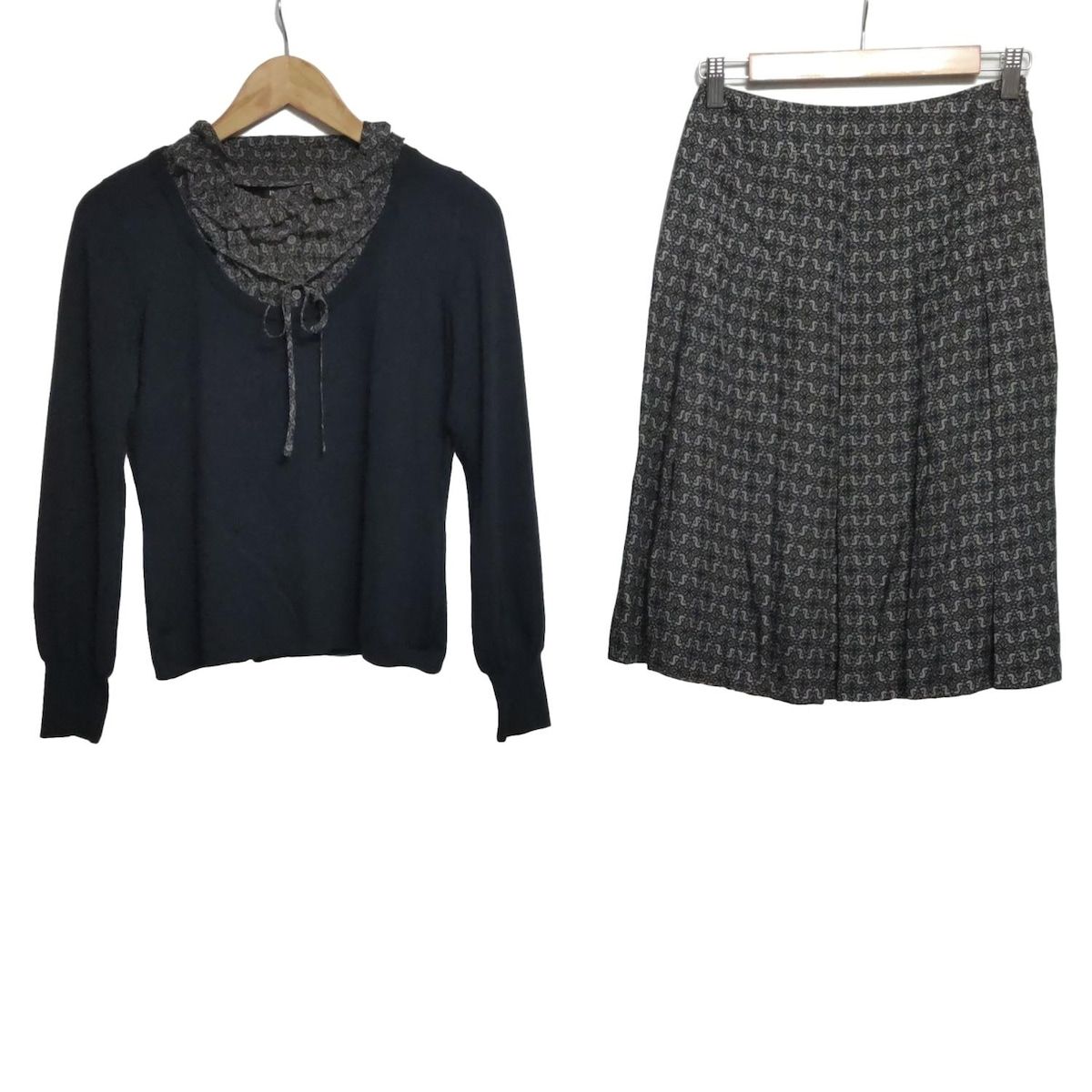 PaulStuart ポールスチュアート スカートセットアップ レディース - ダークネイビー×ダークグレー×マルチ ニット フリル