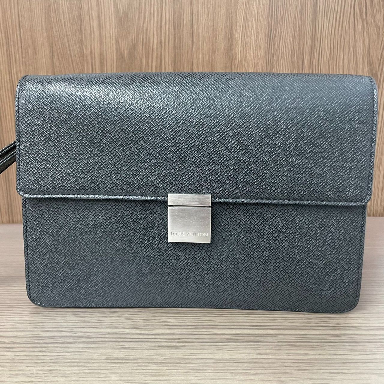 LOUIS VUITTON タイガ セレンガ M30782