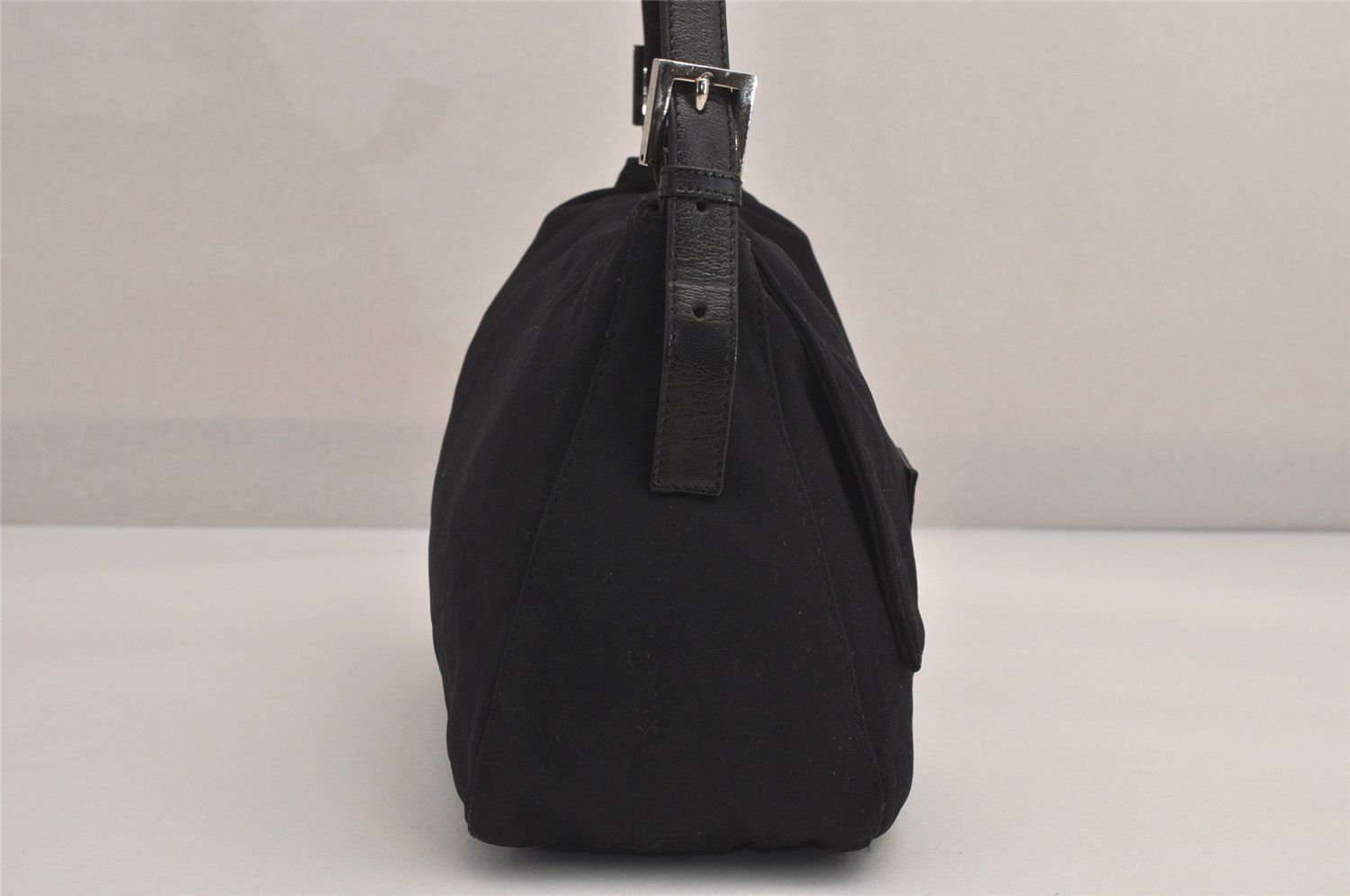 フェンディ マンマバケット ハンドバッグ ワンショルダーバッグ ジャージ 黒 フェンディ マンマバケット ハンドバッグ ワンショルダーバッグ