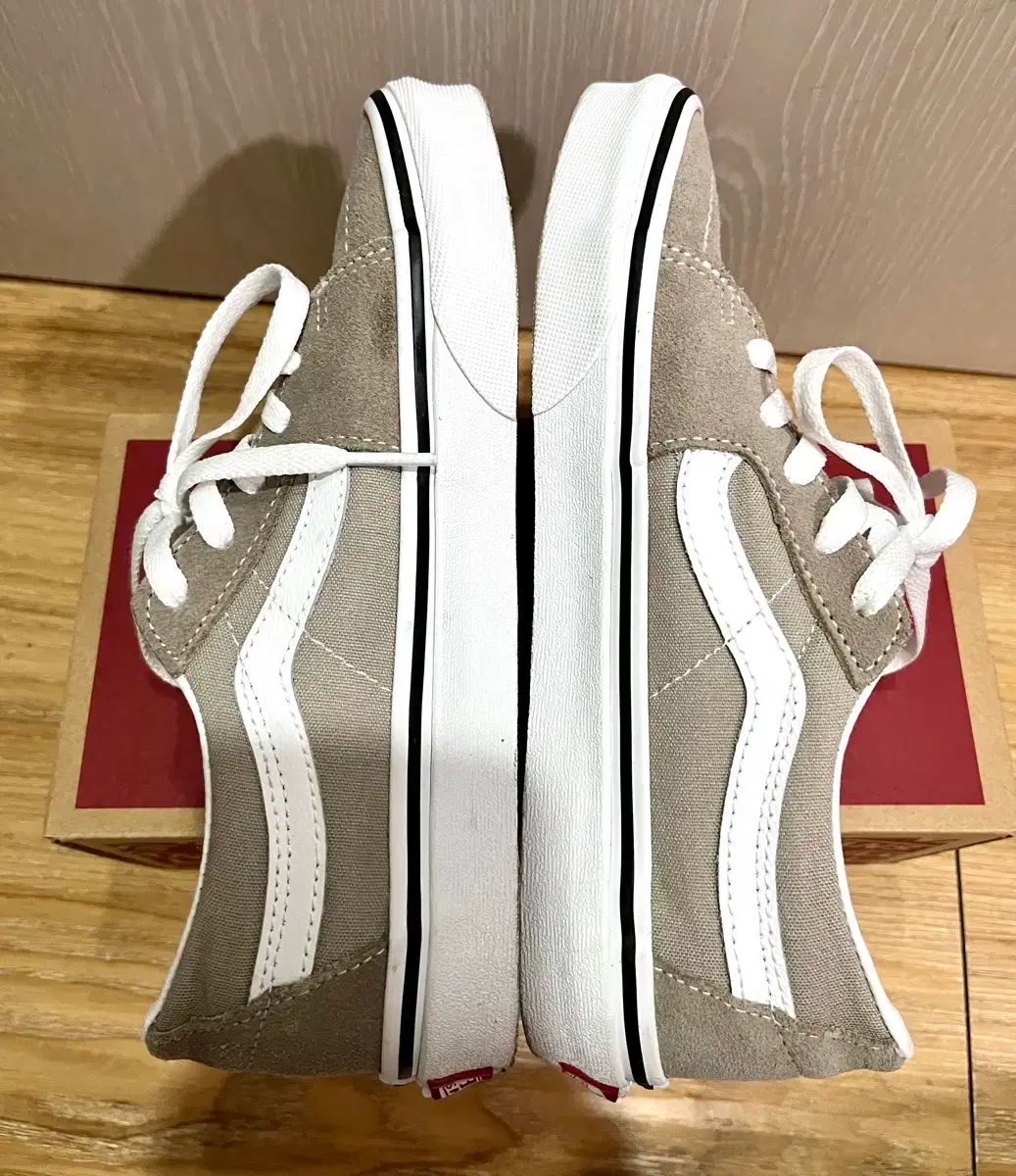 バンズ スニーカー