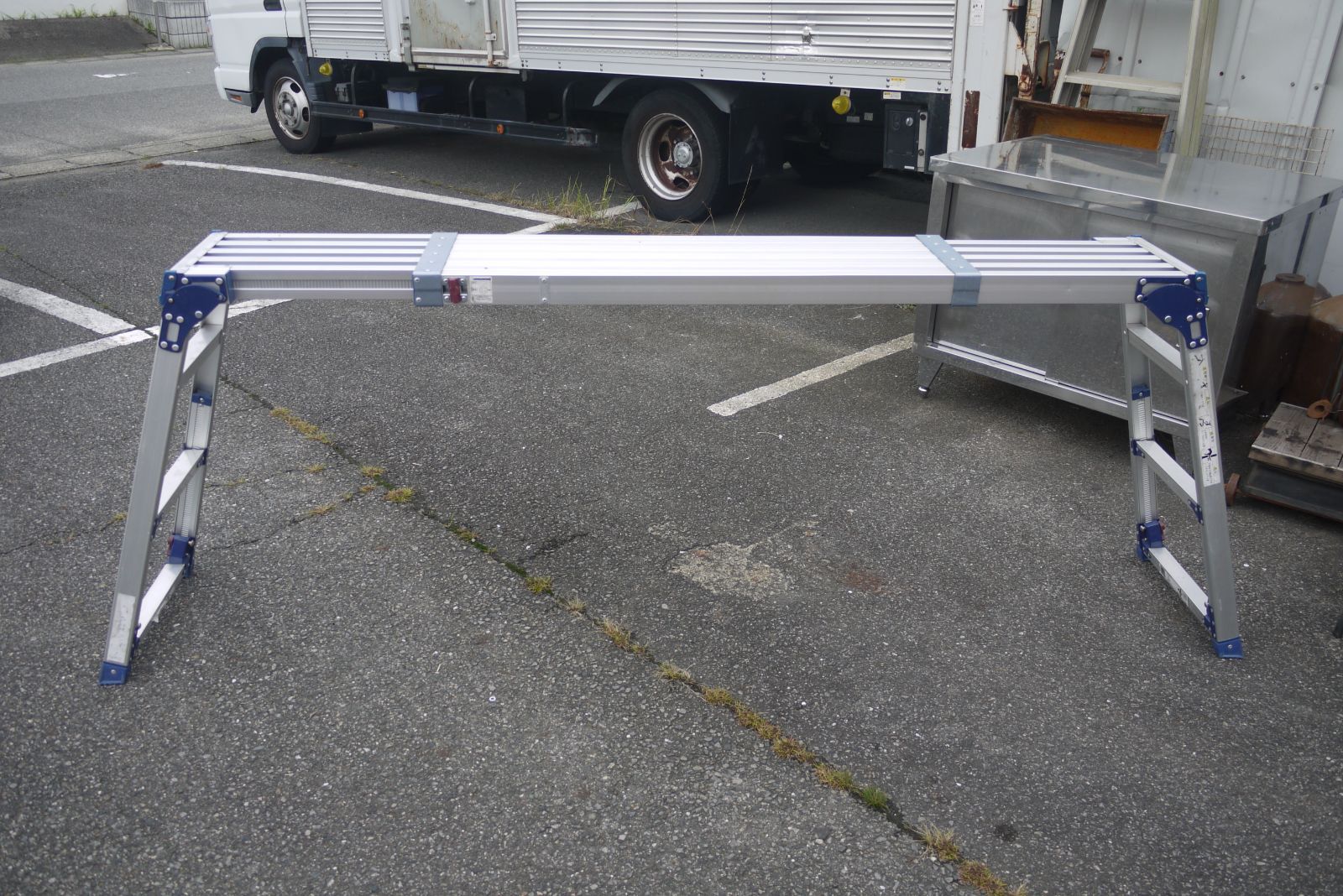 Pica ピカ 四脚アジャスタ式 足場台 DWV-SX120A 可搬式作業台 高所 踏台 工事 立ち馬 立馬