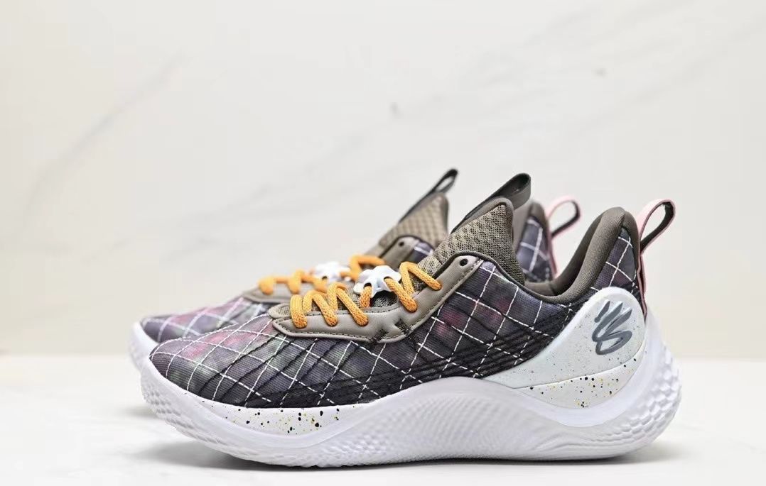 アンダーアーマーUnder Armour CURRY 10スニーカー