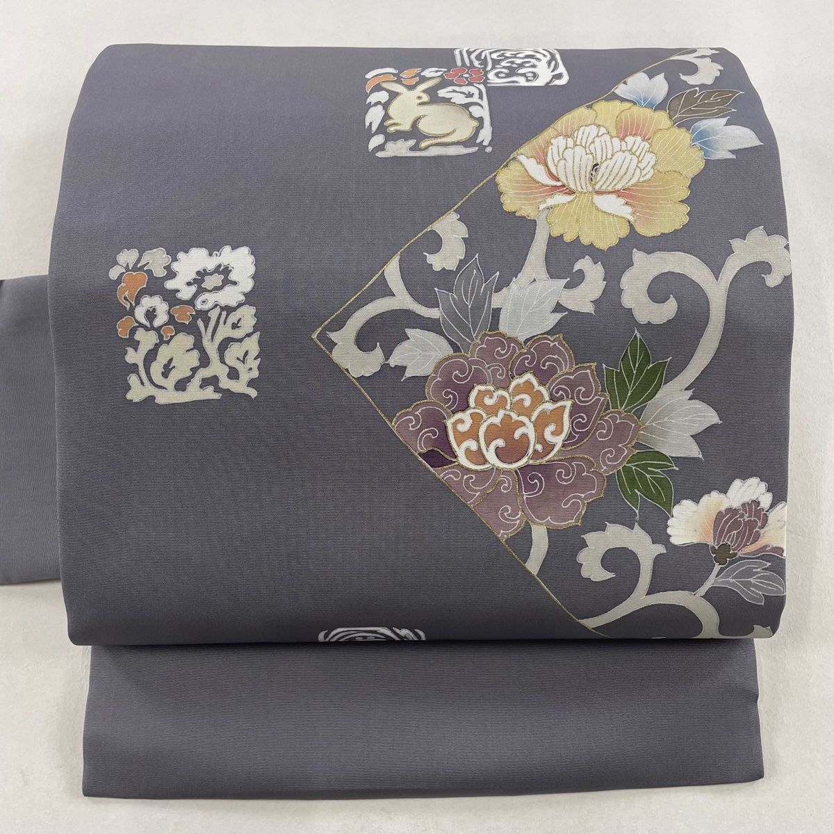 名古屋帯 秀品 花唐草 うさぎ 金彩 灰紫 正絹 【中古】 - メルカリ 名古屋帯 秀品 花唐草 うさぎ 金彩 灰紫 正絹 【中古】 - メルカリ