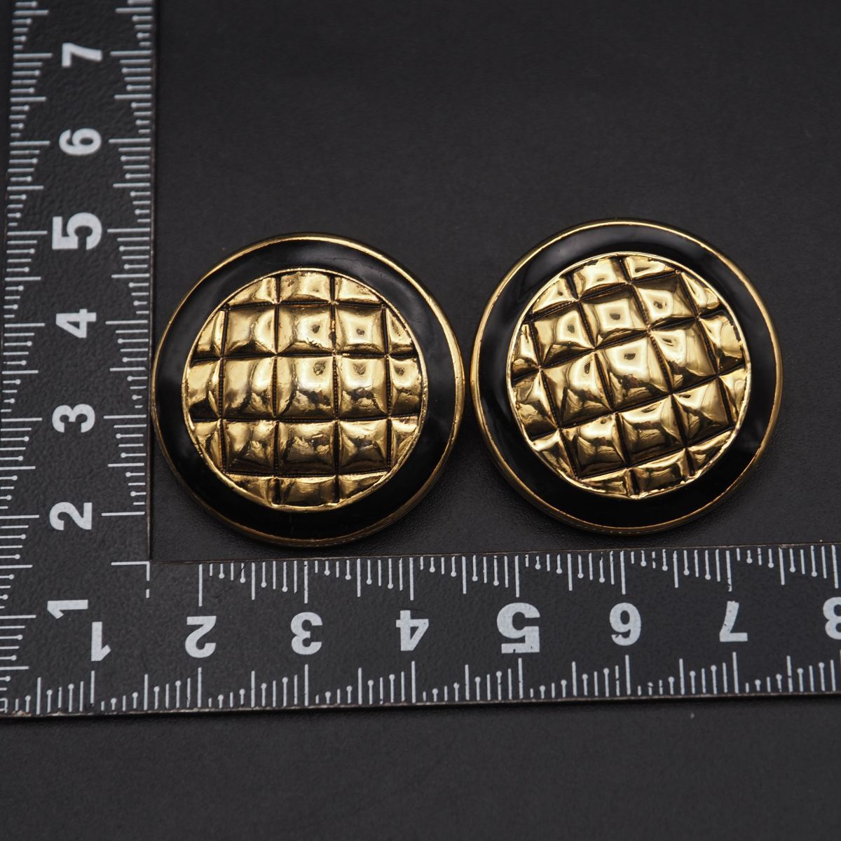 イヤリング ブラックエナメル