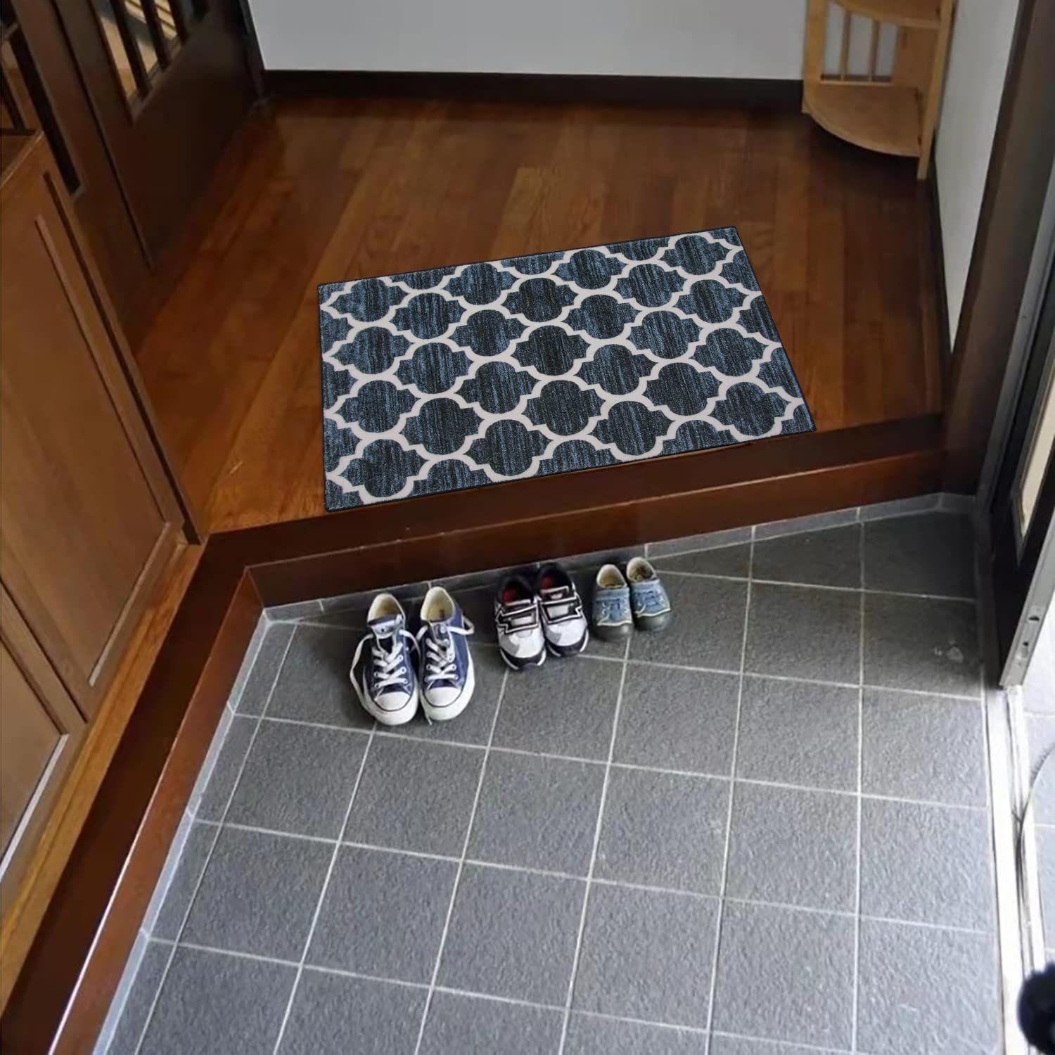 売切注意 お急ぎ下さい HAOCOO 玄関マット モロッコ柄 北欧風 室内 50х80cm 小さい ラグ おしゃれ 洗える 長方形 ふわふわ 滑り止め 低反発 防音 ラグマット 屋外 泥落とし アンティーク オールシーズン適用 抗菌防臭 軽量 ネイビー USTAUSTRALIA_COM_AU