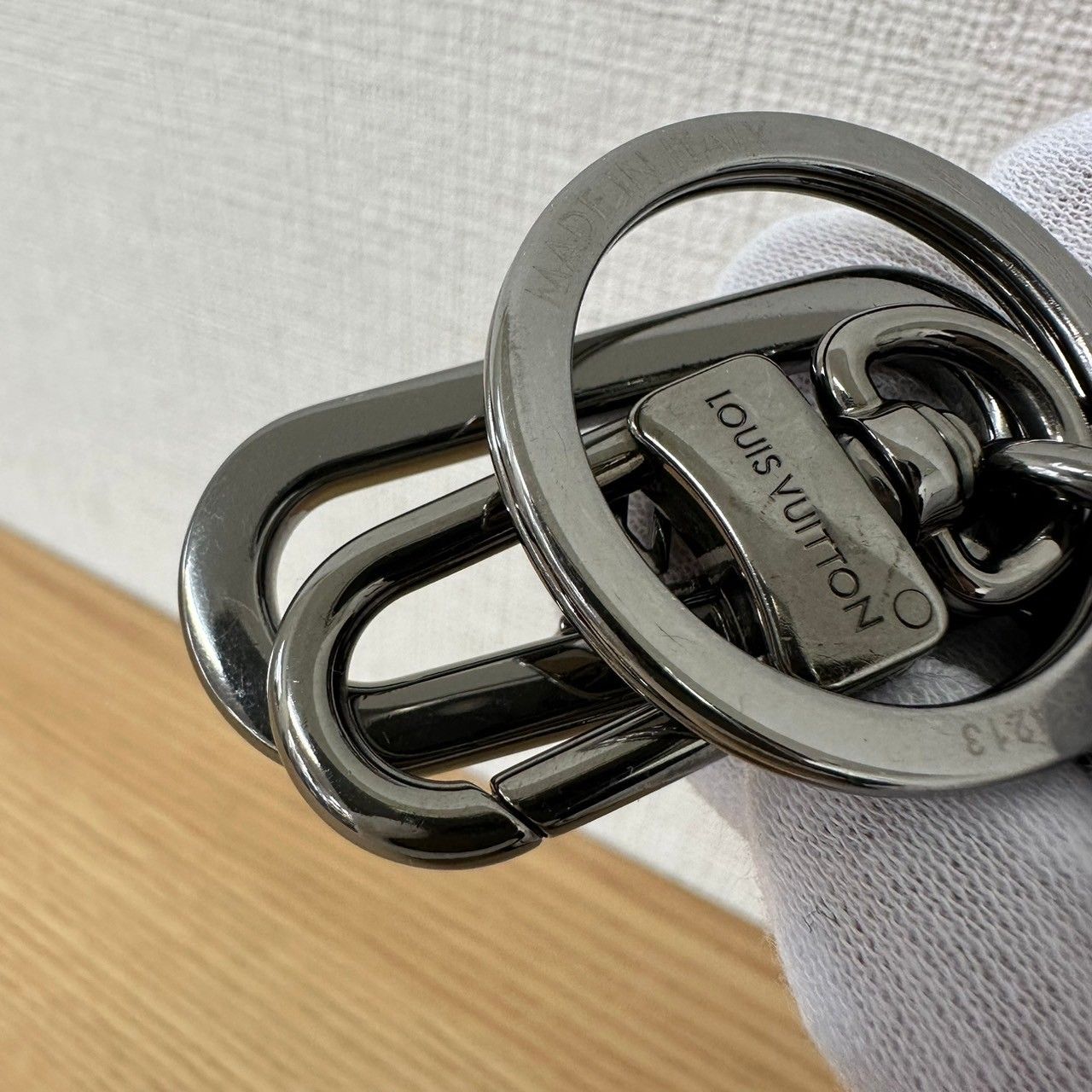 ♪ Louis Vuitton ルイヴィトン M00927 キーホルダー LV シグネチャー