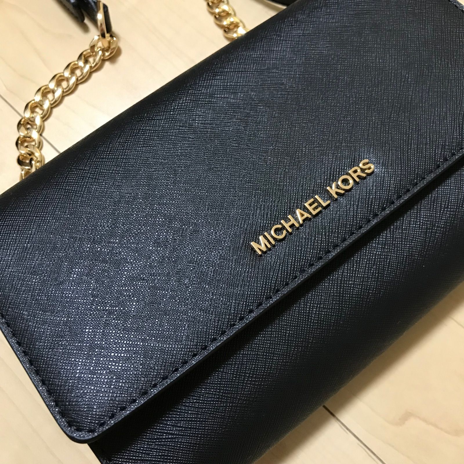 マイケルコース　黒三つ折り財布　レディース財布　ショルダーバック付　未使用品 Amazon.co.jp: [マイケルコース] 財布 レディース 3つ折り