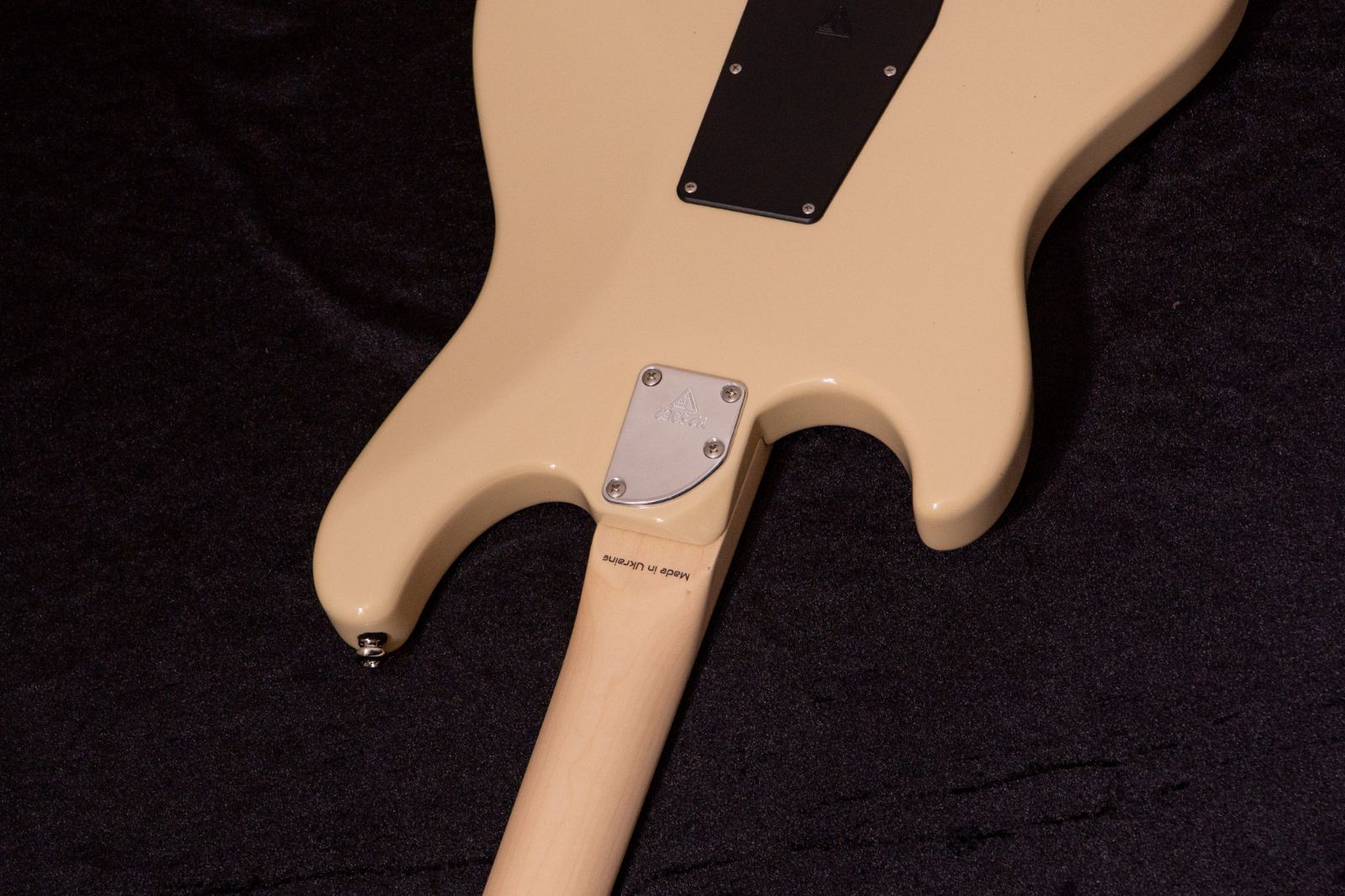 Valiant エレキギター ブラック ヴァリアント エレキギター