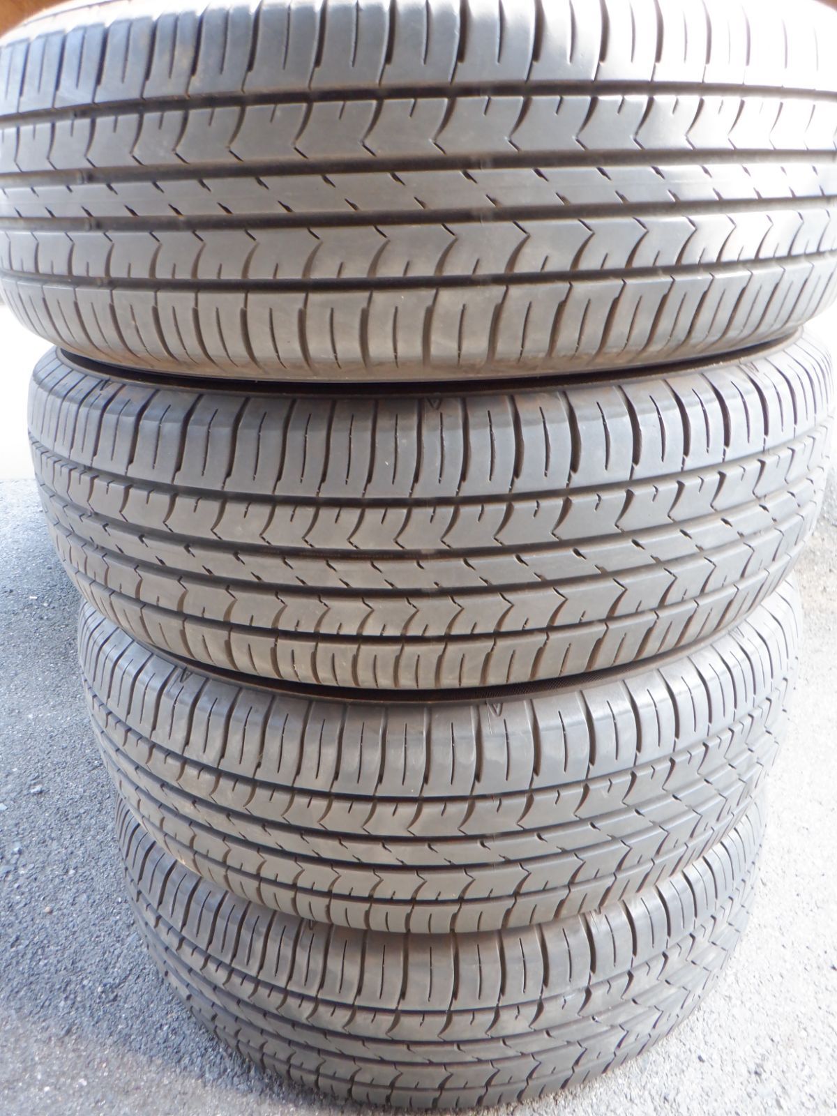 195 65R15 ４本 グッドイヤー エフィシエントグリップECOハイブリット EG01 プリウス エスクァイア セレナなどに