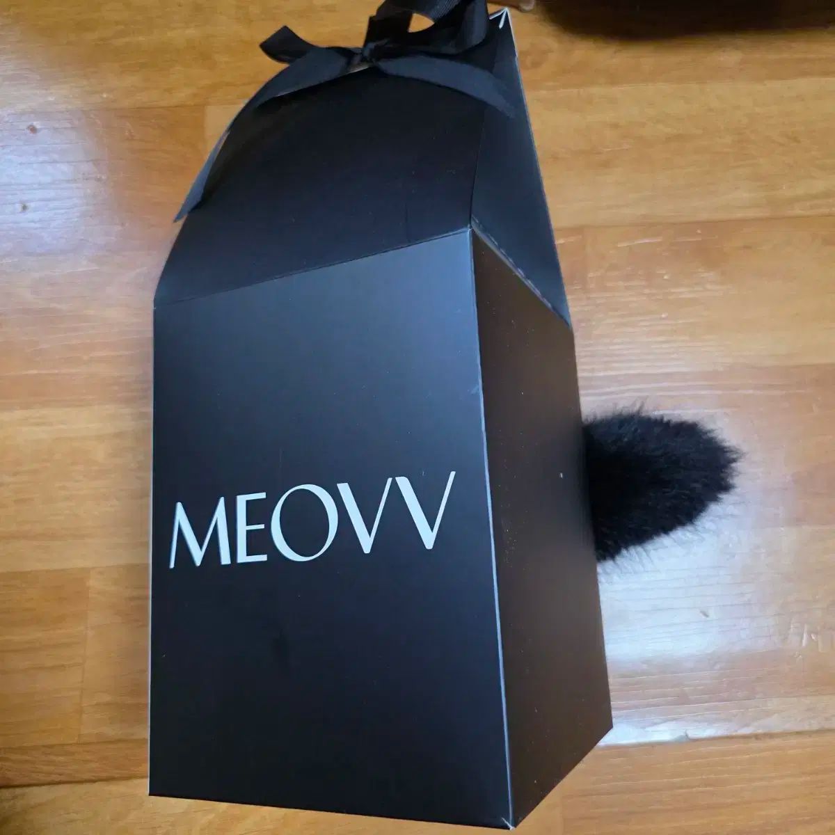 MEOVV エラ サイン入り 韓国popup キーリング