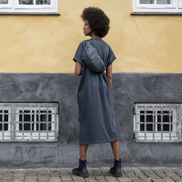 送料無料! スーリー スリングバッグ サブテラ 2 ブラック 3L THULE SUBTERRA 2 SLING BAG BLACK 3205066 ウエストバッグ 旅行 耐水加工 【本日のどっきりセール】