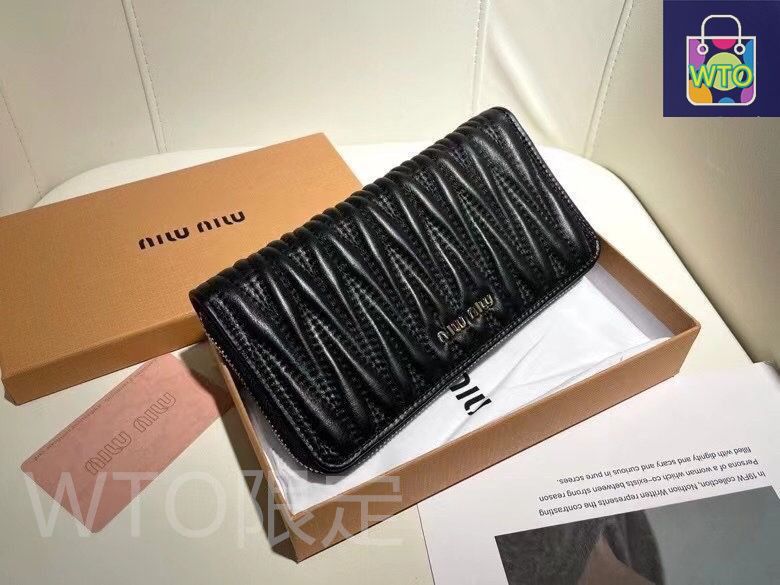【美品】MIUMIU☆MADRAS FOREVERパスケース 楽天市場】MIUMIU ミュウミュウ カードケース MATELASSE