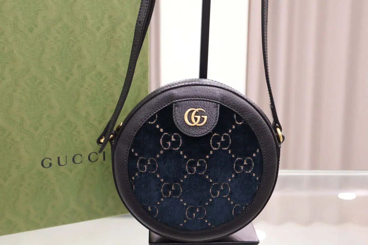 GUCCI グッチ ベルベット ラウンドバッグ クロスバッグ 574978