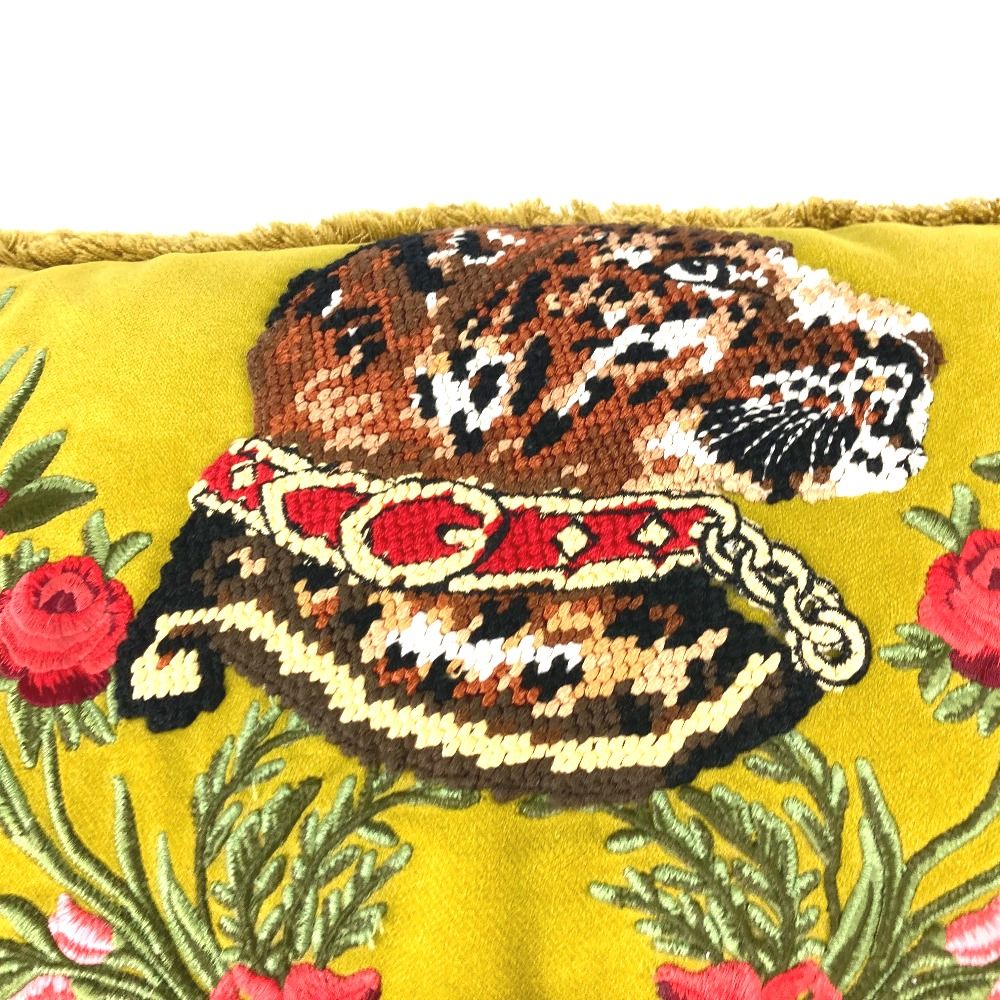 GUCCI グッチ クッション タイガー 虎 アニマル 横型 刺繍